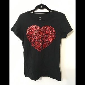 Black heart Tee
